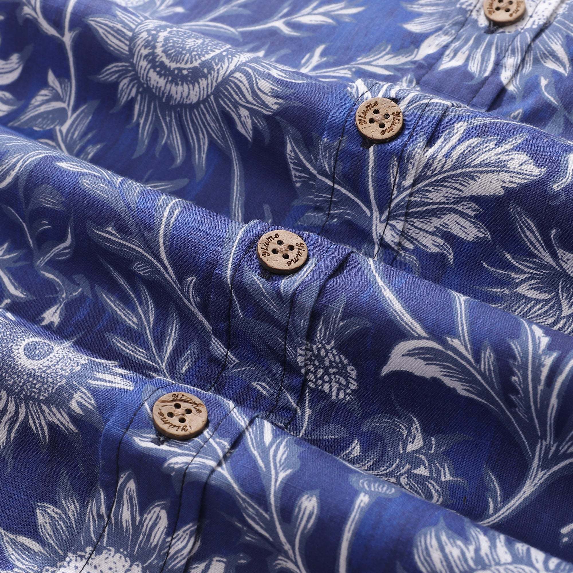 Camisa hawaiana para hombre, de algodón 100%, con estampado floral de girasoles azules y blancos, de manga corta y con botones.