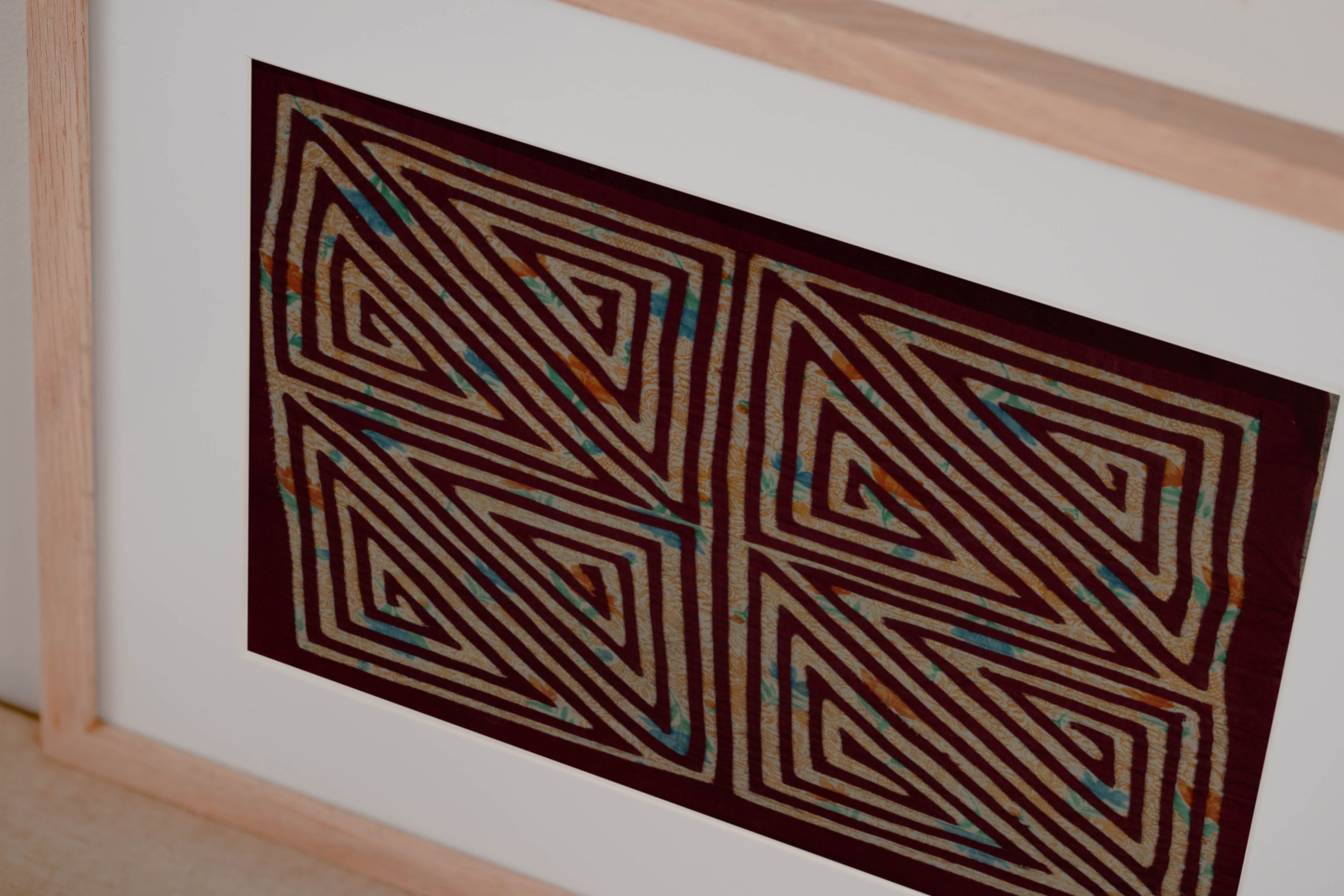 Vintage Background Material ZigZag Mola