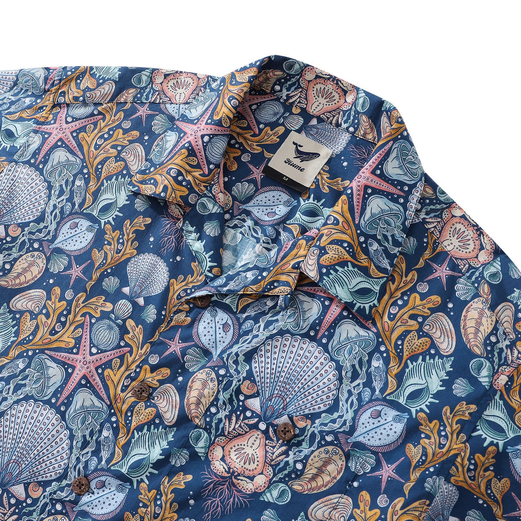 Camisa Hawaiana para Hombre Deep Sea Damask de Rebecca Elfast, Cuello Cubano, 100% Algodón
