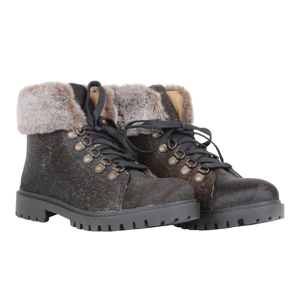 Turbulent Boots